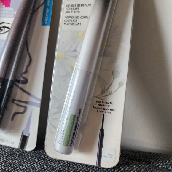 Liquid Liners - Picture 8 of 12